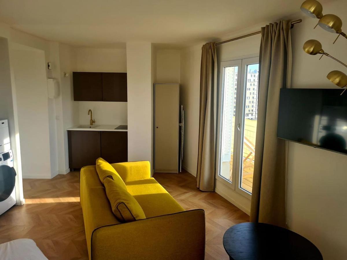 Paris Balcony Top Floor Room المظهر الخارجي الصورة