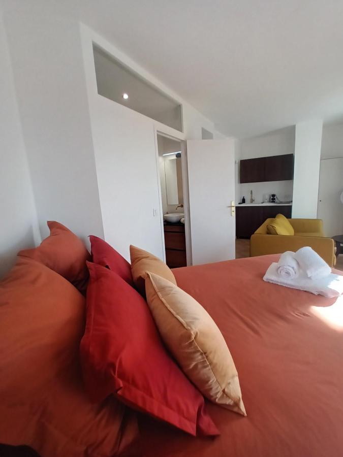Paris Balcony Top Floor Room المظهر الخارجي الصورة