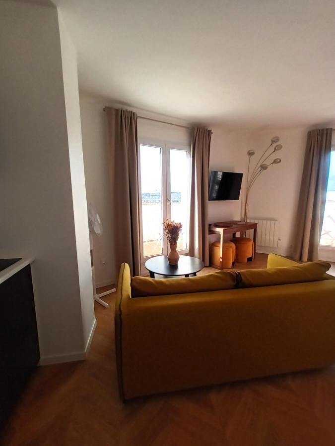 Paris Balcony Top Floor Room المظهر الخارجي الصورة