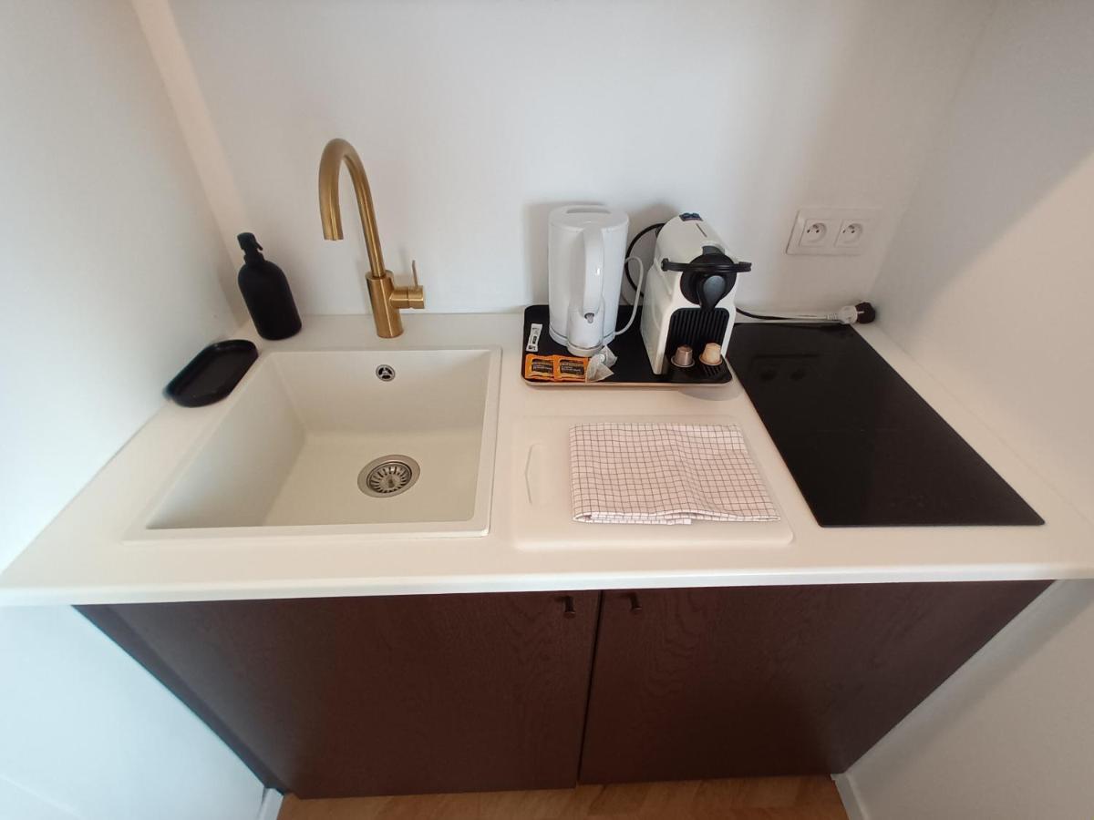 Paris Balcony Top Floor Room المظهر الخارجي الصورة