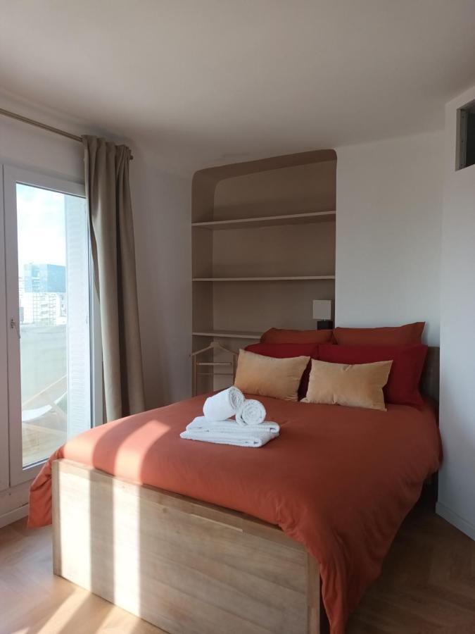 Paris Balcony Top Floor Room المظهر الخارجي الصورة