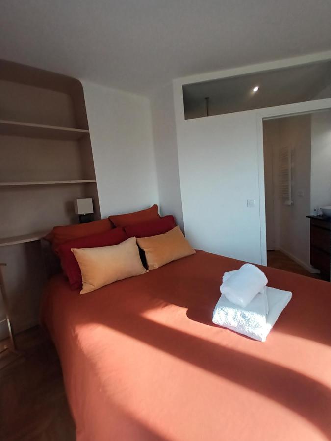 Paris Balcony Top Floor Room المظهر الخارجي الصورة