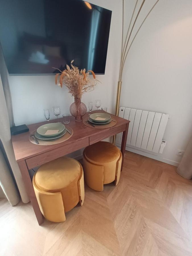 Paris Balcony Top Floor Room المظهر الخارجي الصورة