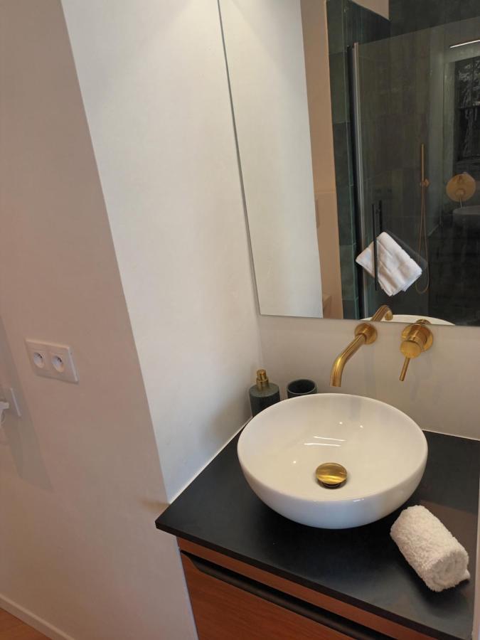 Paris Balcony Top Floor Room المظهر الخارجي الصورة
