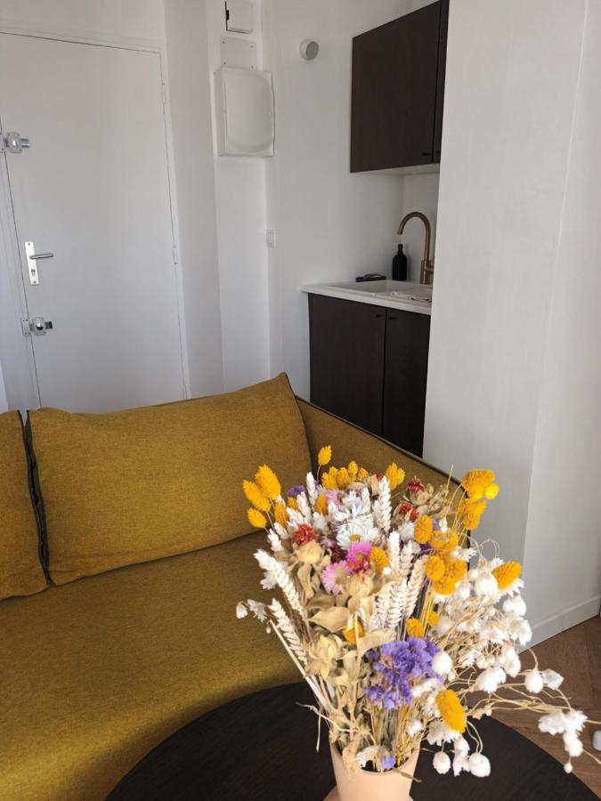 Paris Balcony Top Floor Room المظهر الخارجي الصورة