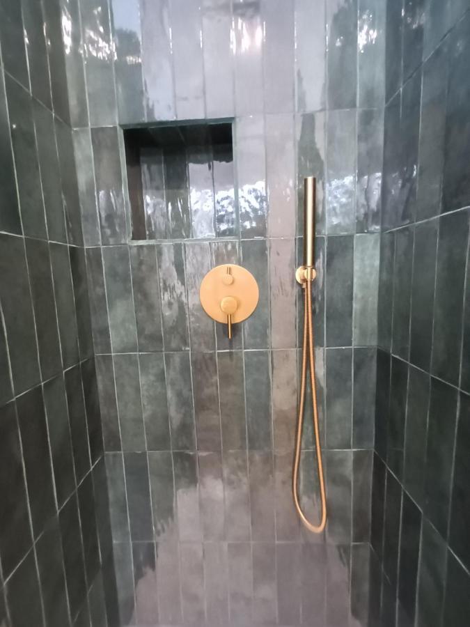 Paris Balcony Top Floor Room المظهر الخارجي الصورة