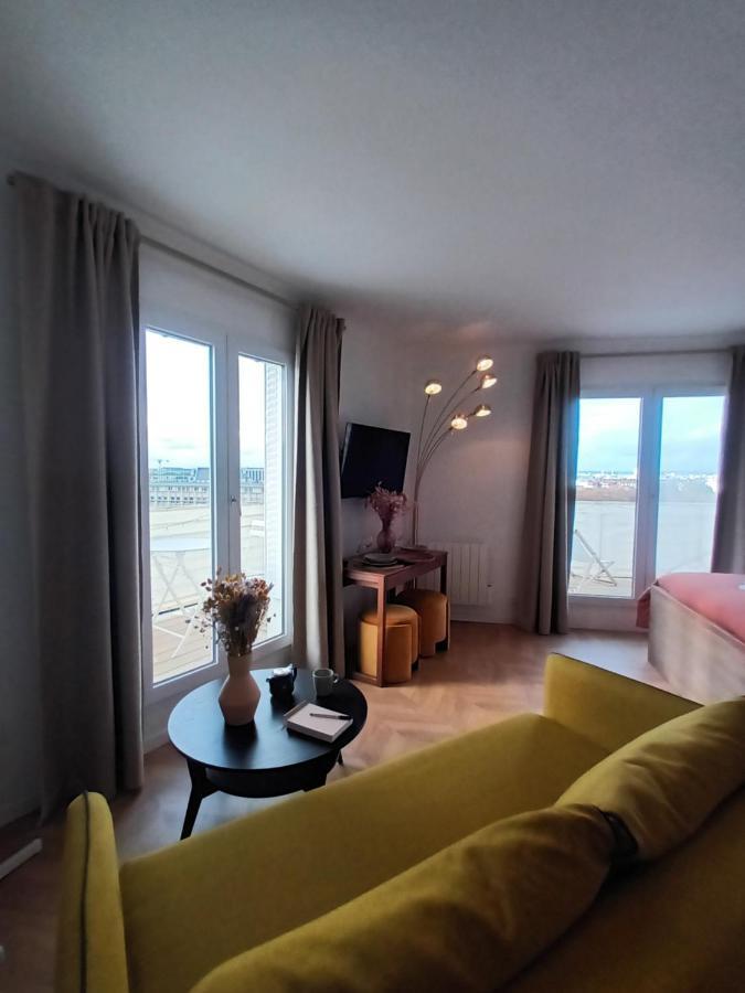 Paris Balcony Top Floor Room المظهر الخارجي الصورة