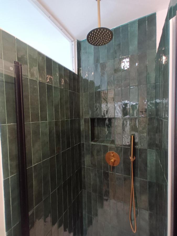 Paris Balcony Top Floor Room المظهر الخارجي الصورة