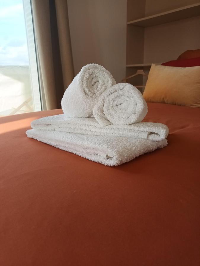 Paris Balcony Top Floor Room المظهر الخارجي الصورة